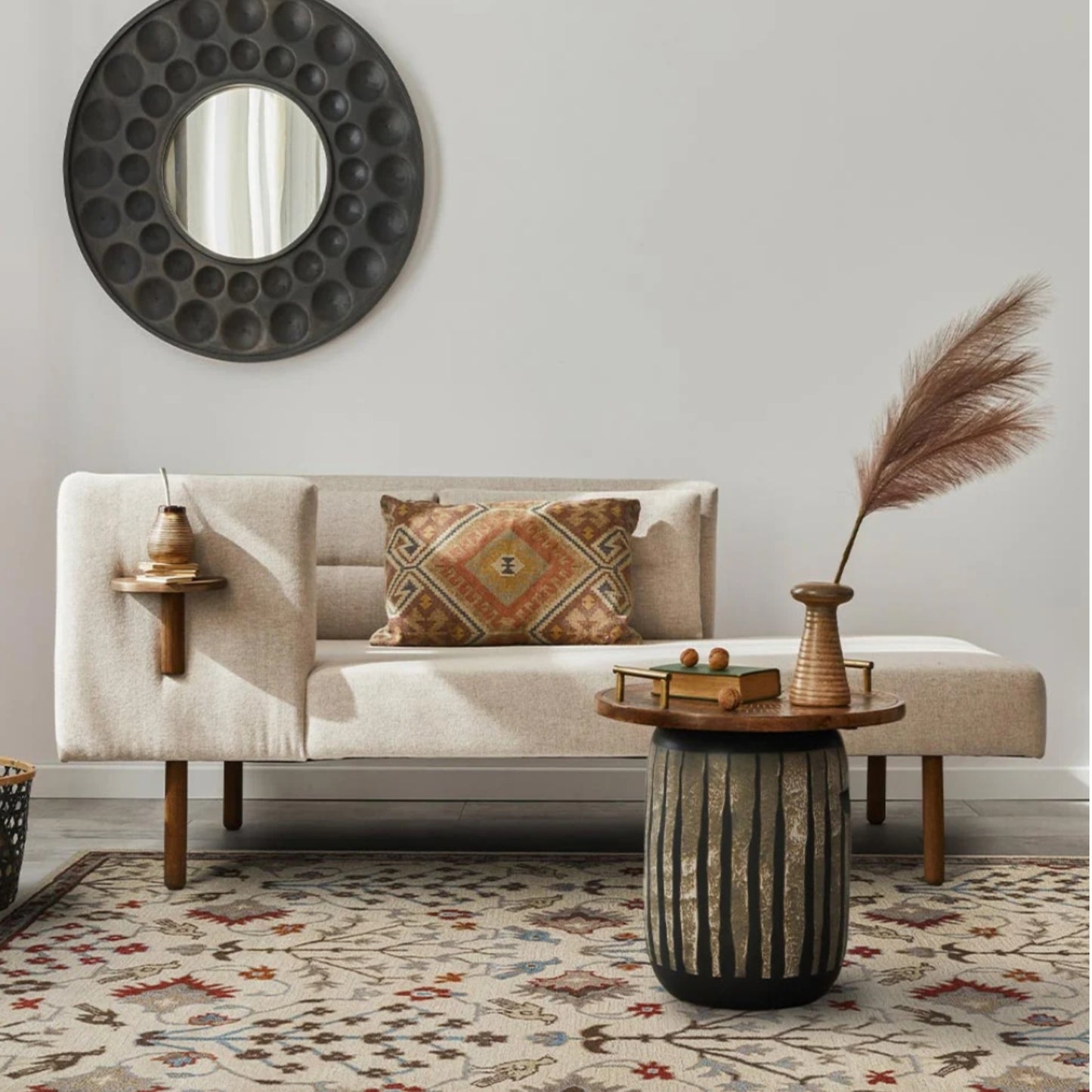 Persian design pattern tafted rug