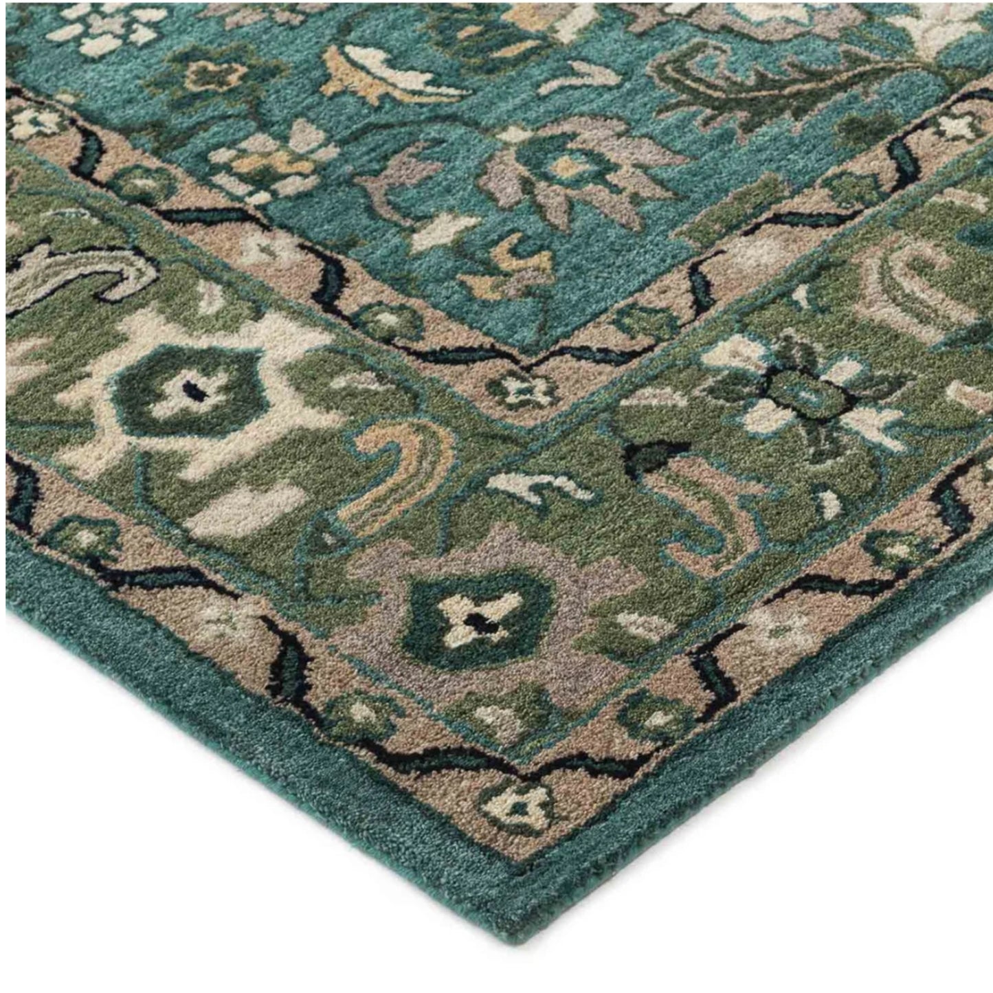 Persian design pattern tafted rug