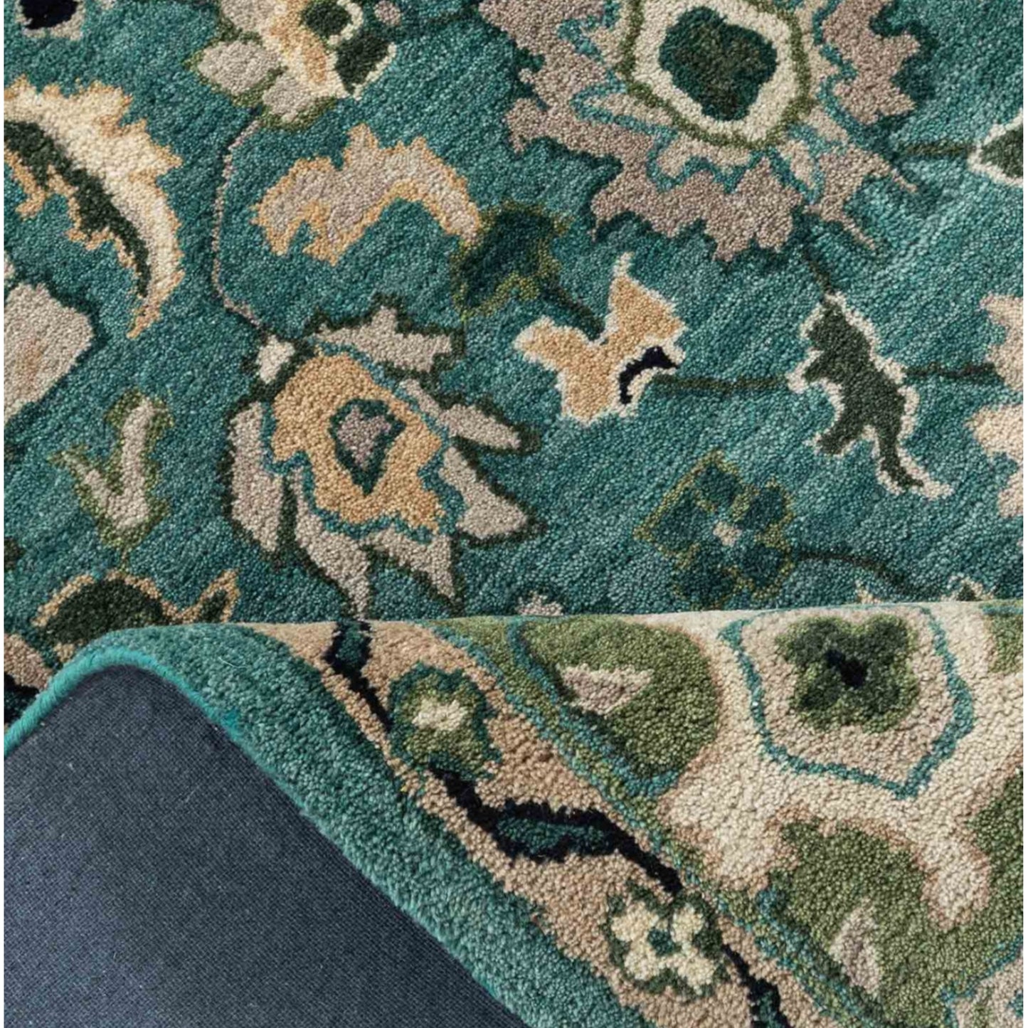 Persian design pattern tafted rug