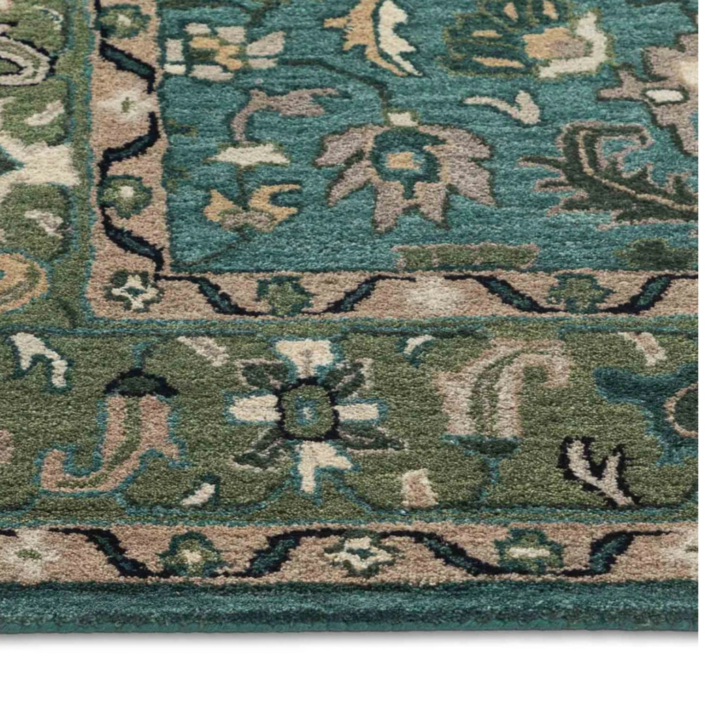 Persian design pattern tafted rug