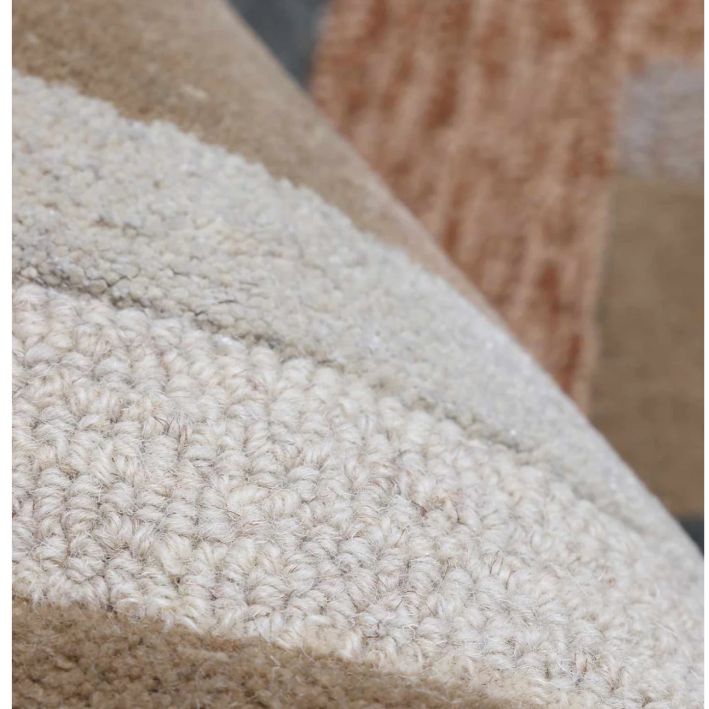 Modern design pattern tafted rug