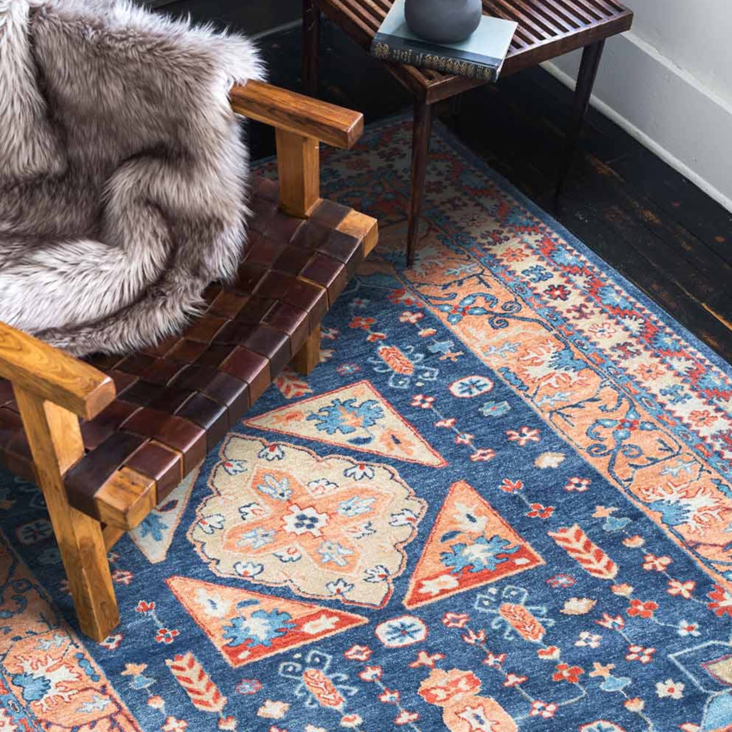 Persian design pattern tafted rug