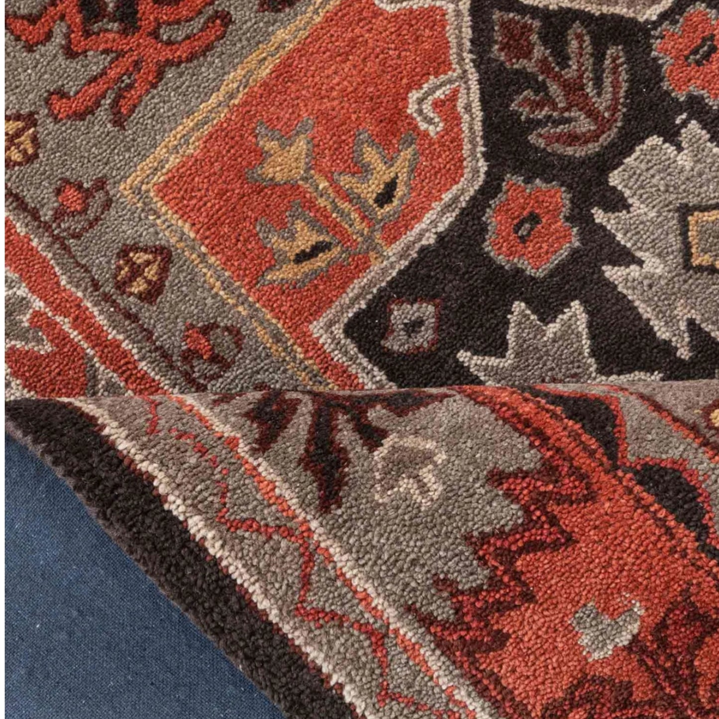 Persian design pattern tafted rug