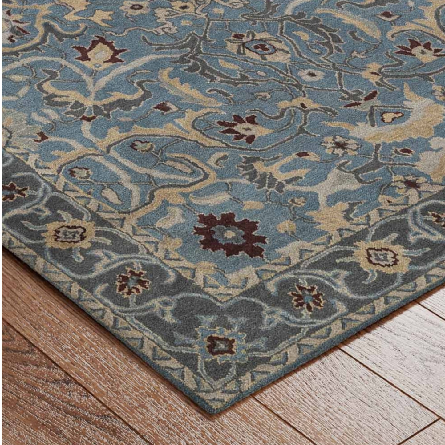 Persian design pattern tafted rug