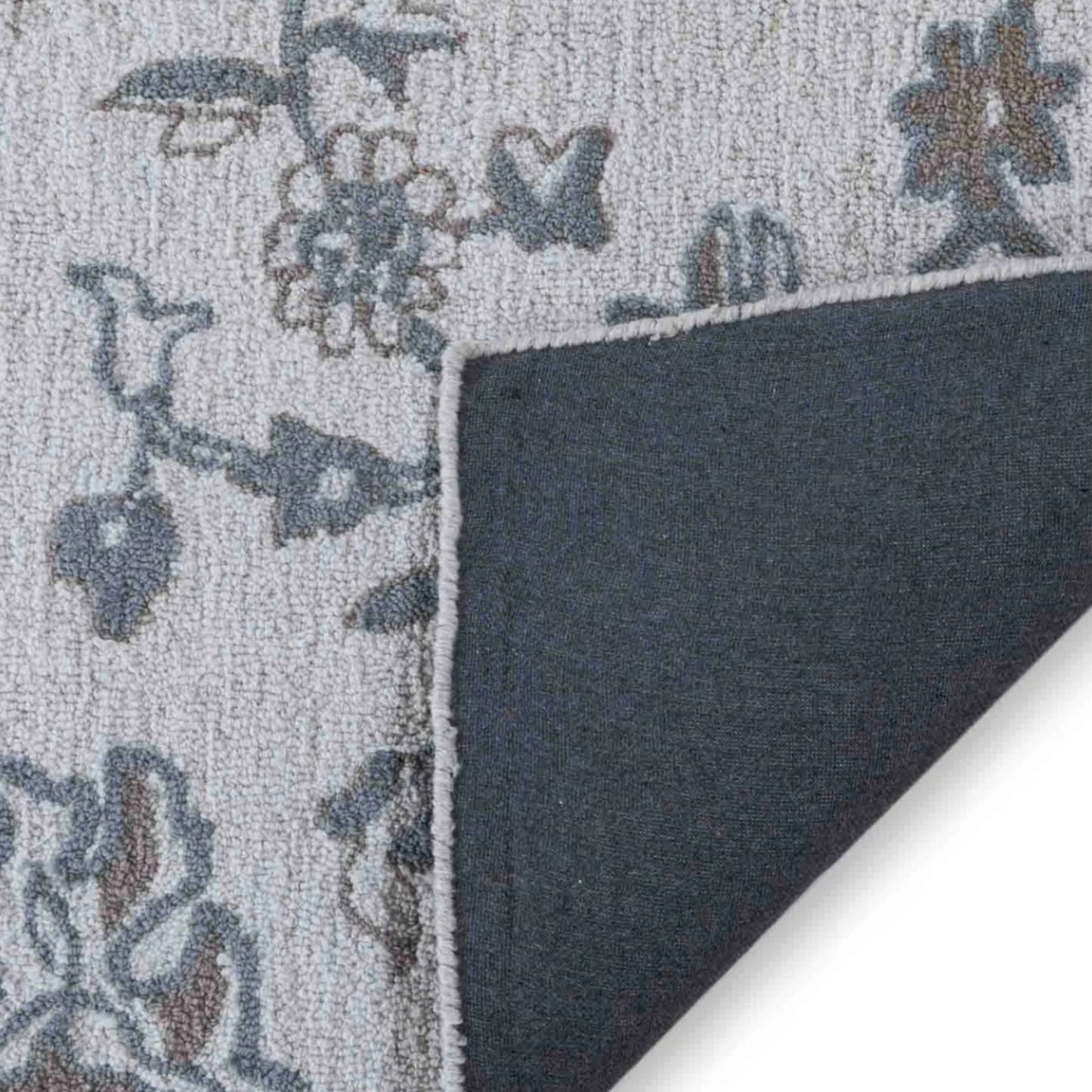 Persian design pattern tafted rug