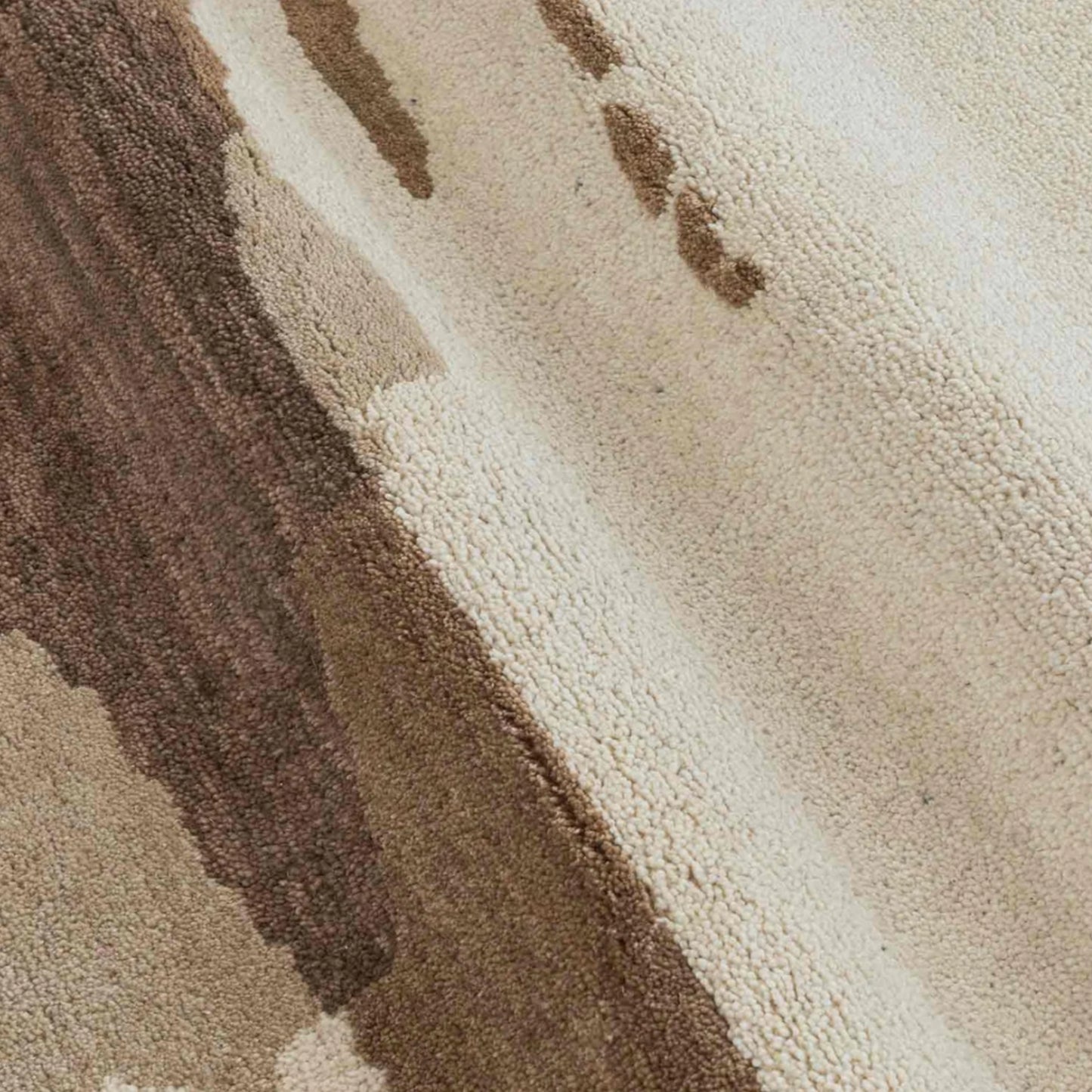 Modern design pattern tafted rug