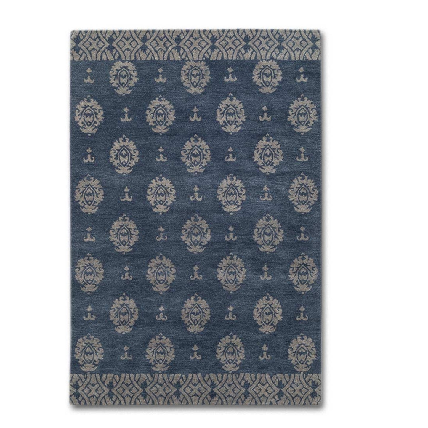 Persian design pattern tafted rug