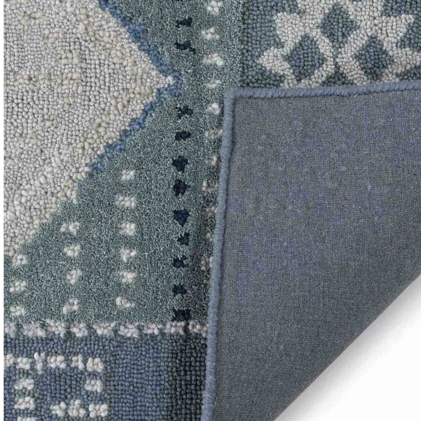 Persian design pattern tafted rug