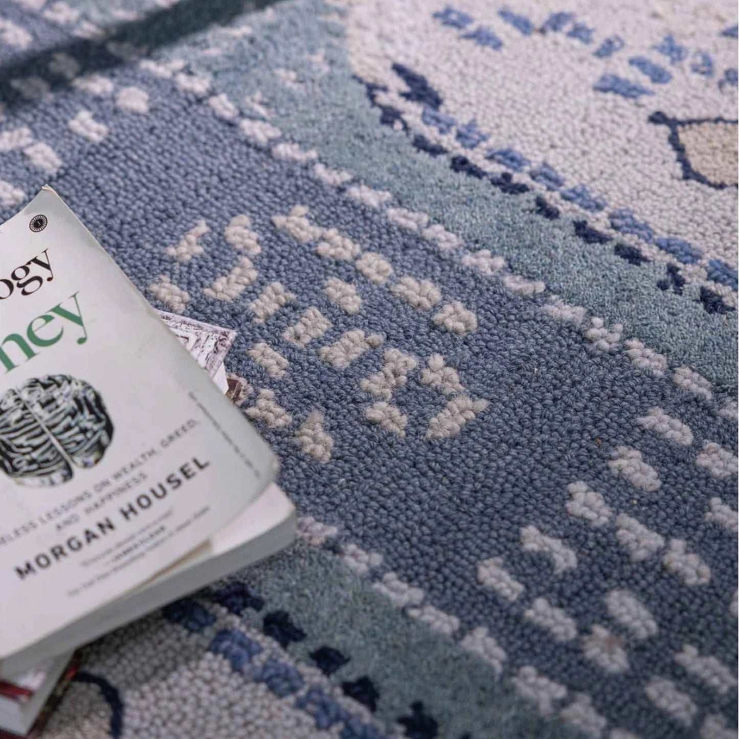 Persian design pattern tafted rug
