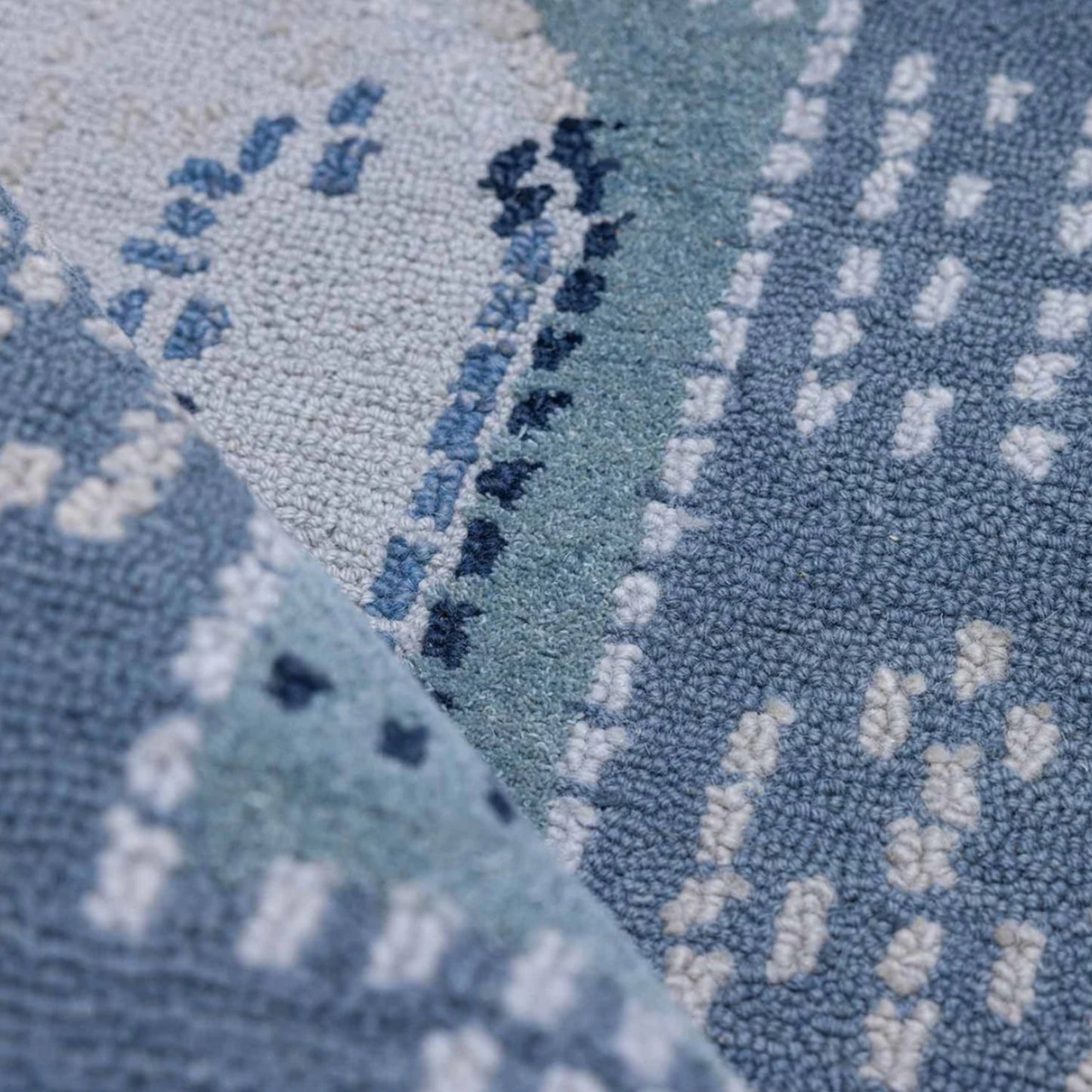 Persian design pattern tafted rug