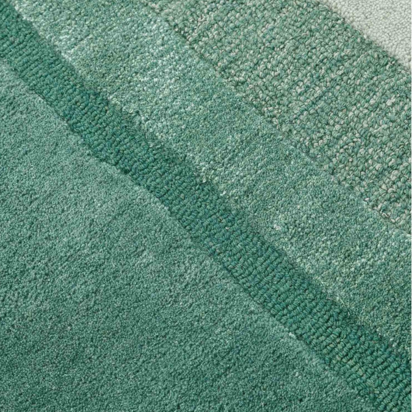 Modern design pattern tafted rug