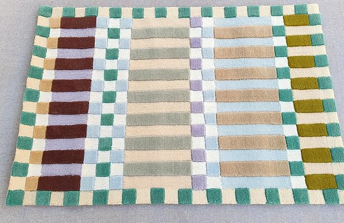 Modern design pattern tafted rug