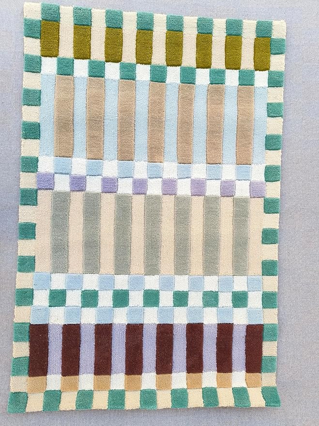 Modern design pattern tafted rug