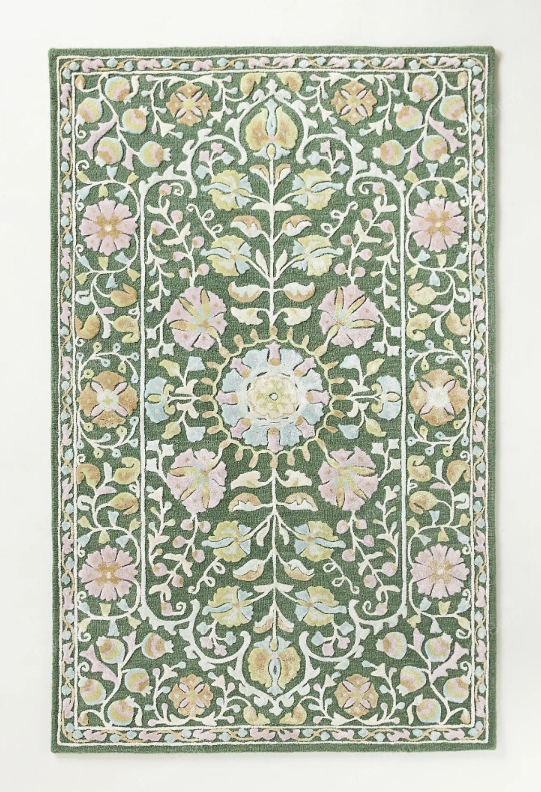 Persian design pattern tafted rug
