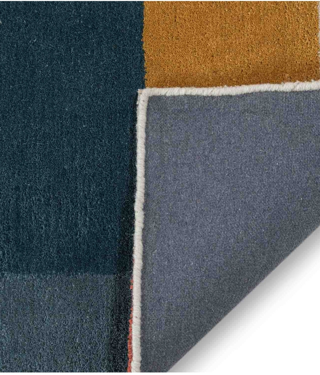Modern design pattern tafted rug