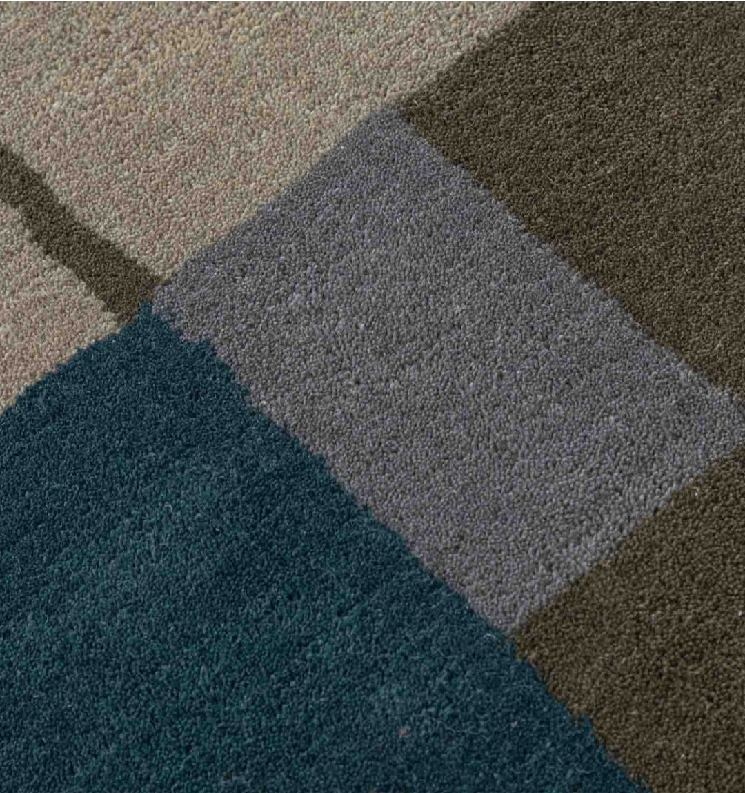 Modern design pattern tafted rug