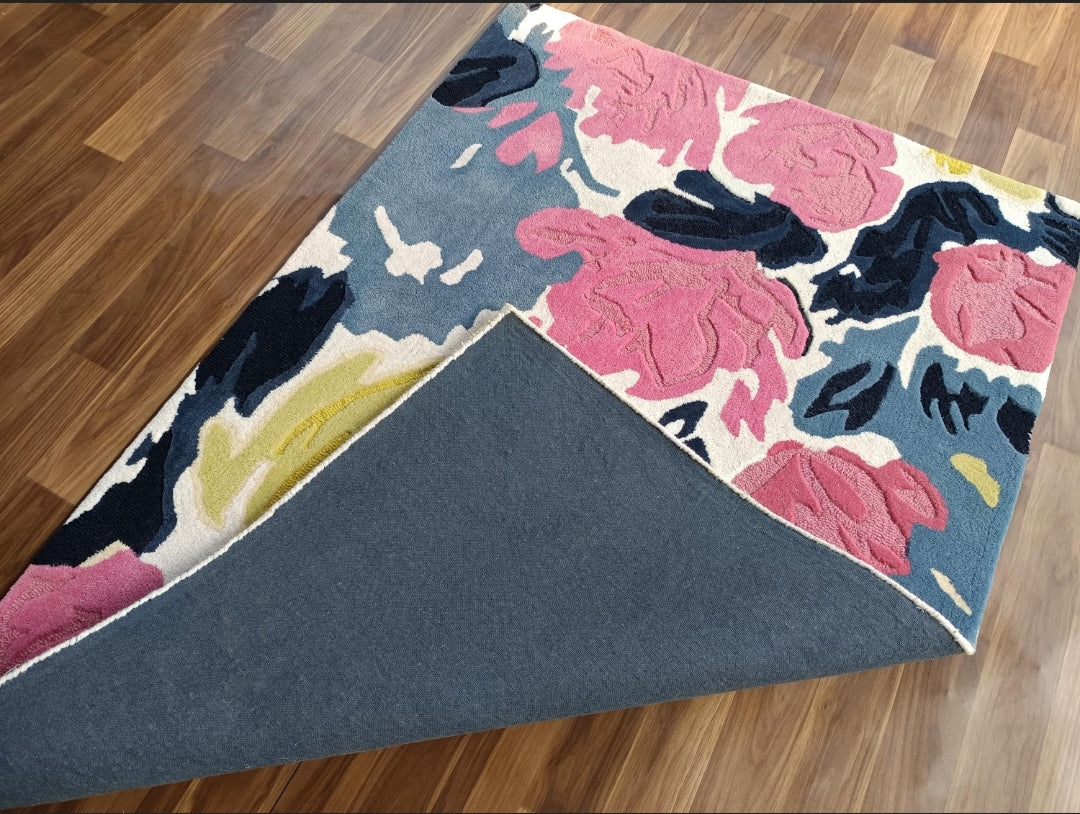 Modern design pattern tafted rug