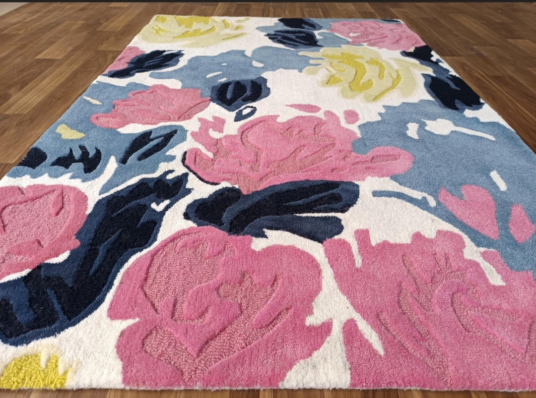Modern design pattern tafted rug