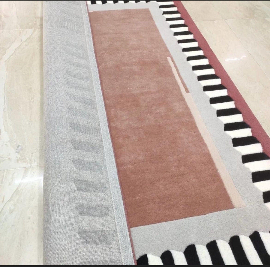 Persian design pattern tafted rug