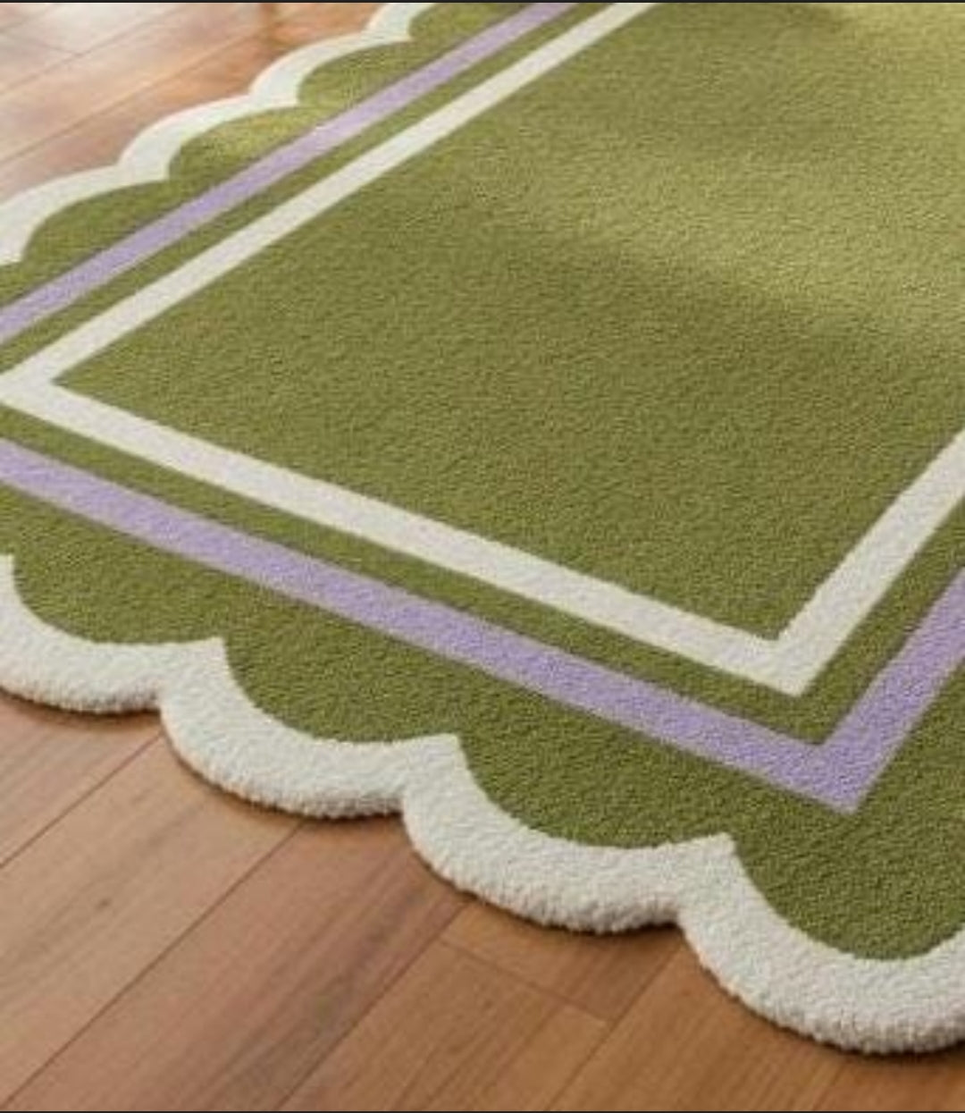 Persian design pattern tafted rug