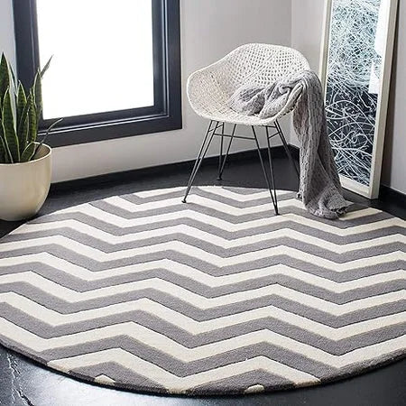 Modern Chevron Round Area Rug – Grey & Ivory Zigzag Pattern