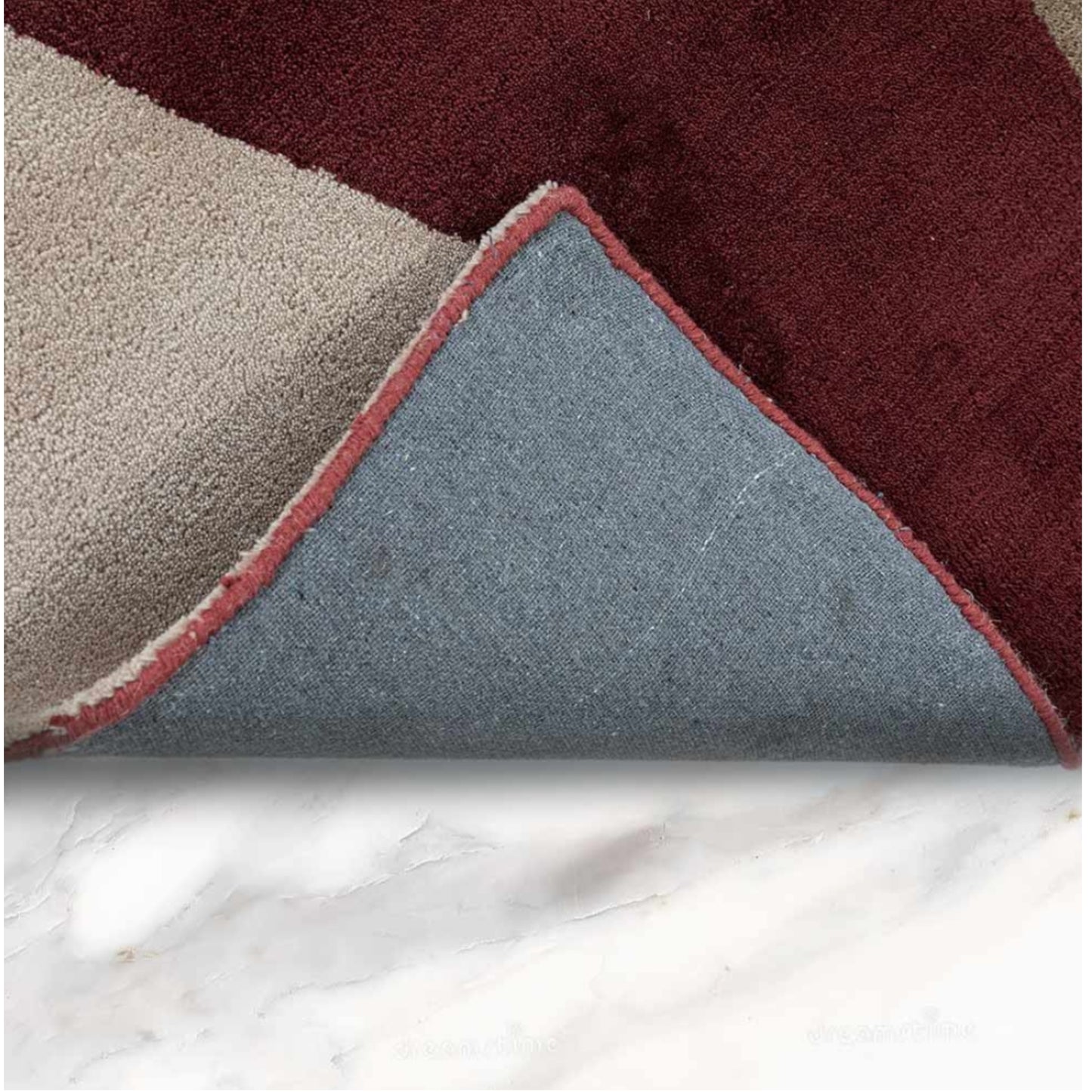 Modern design pattern tafted rug