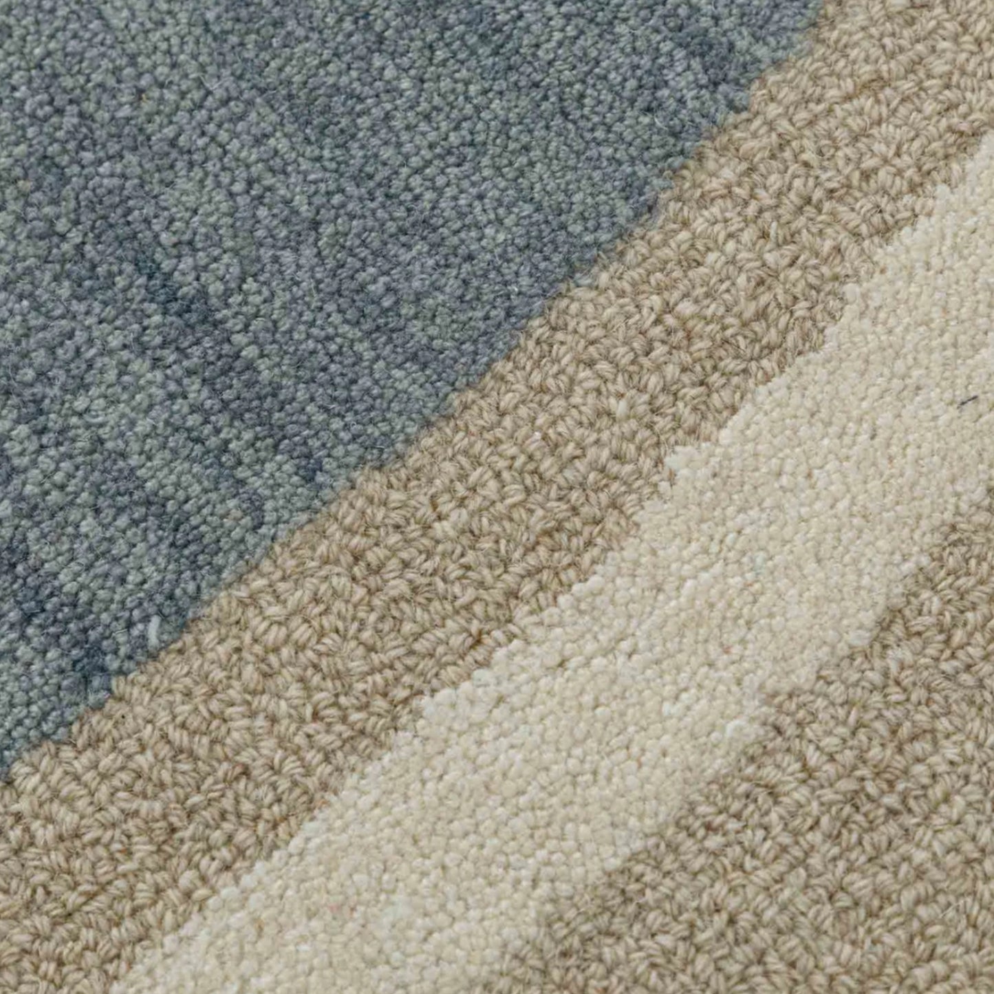 Modern design pattern tafted rug