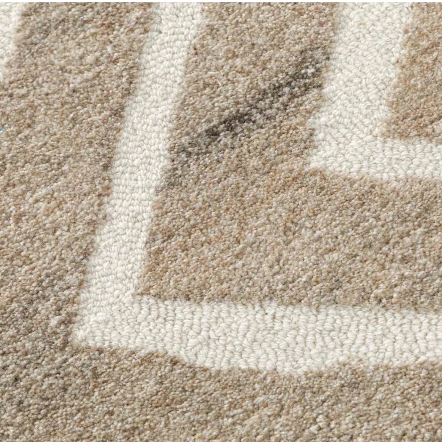 Modern design pattern tafted rug