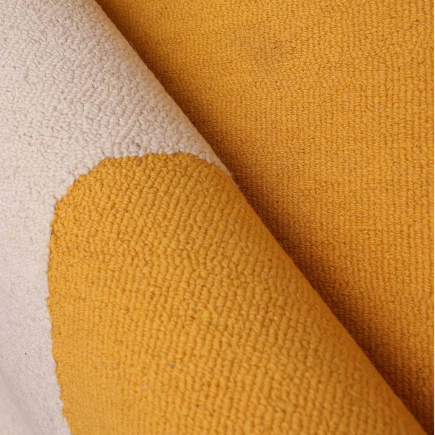 Modern design pattern tafted rug