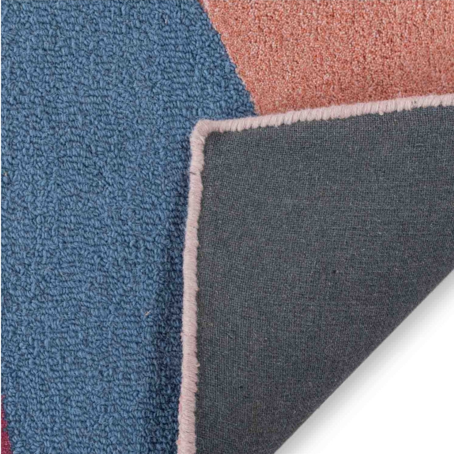 Modern design pattern tafted rug