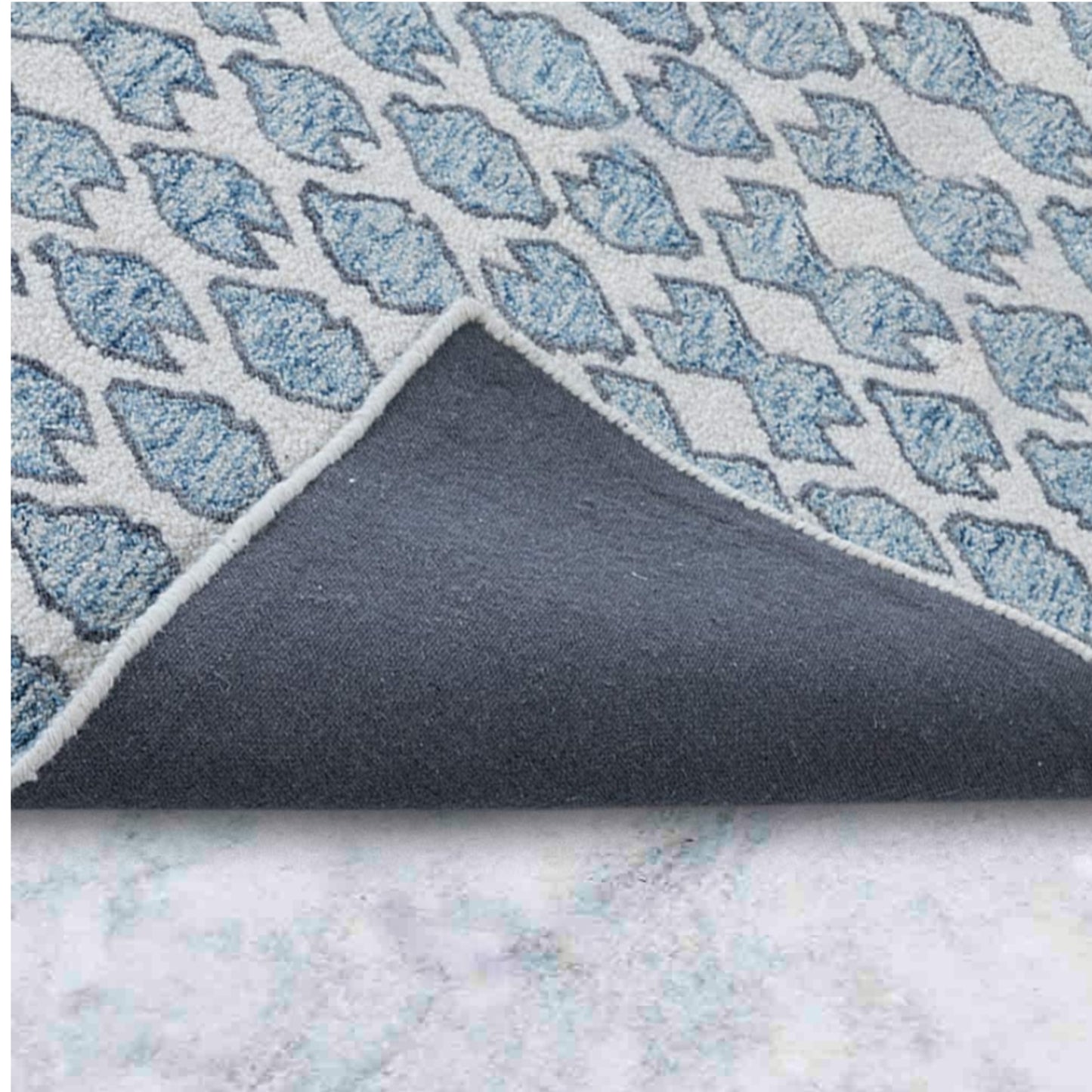 Modern design pattern tafted rug