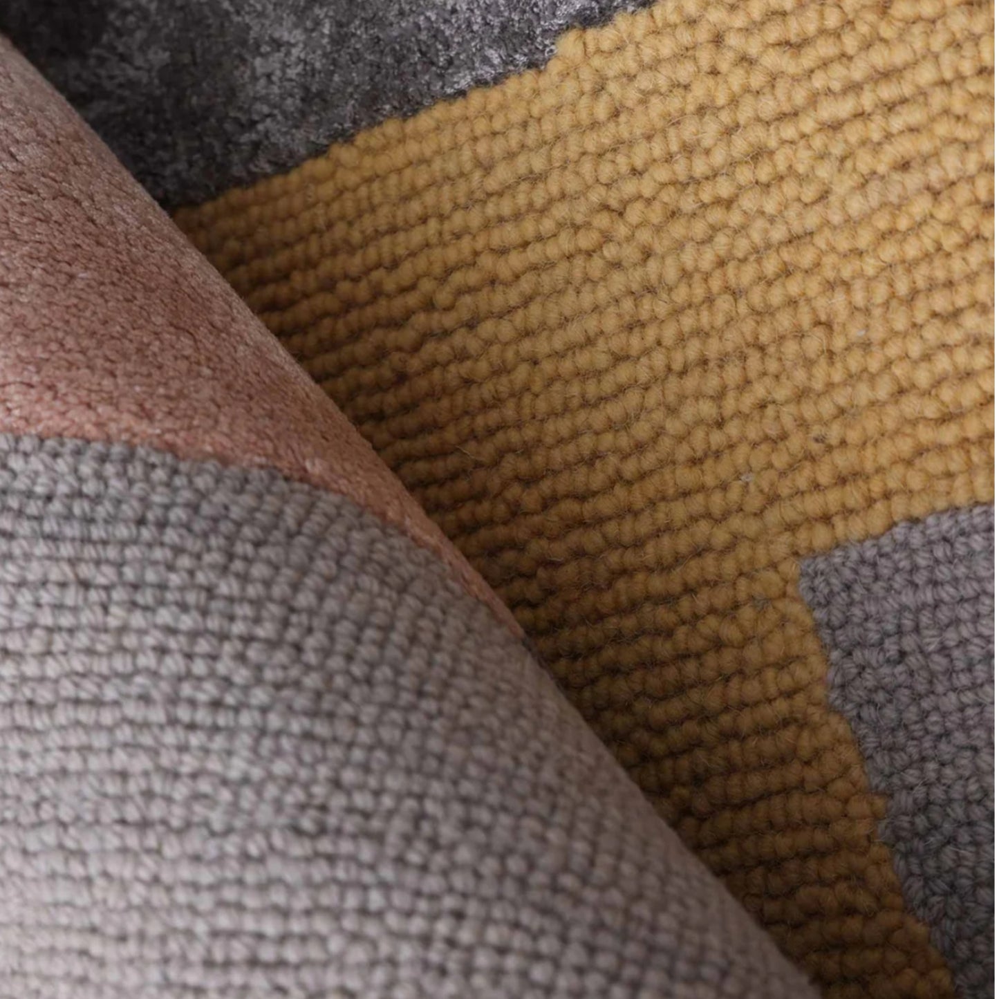 Modern design pattern tafted rug