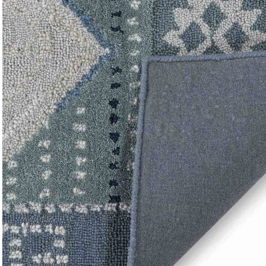 Persian design pattern tafted rug
