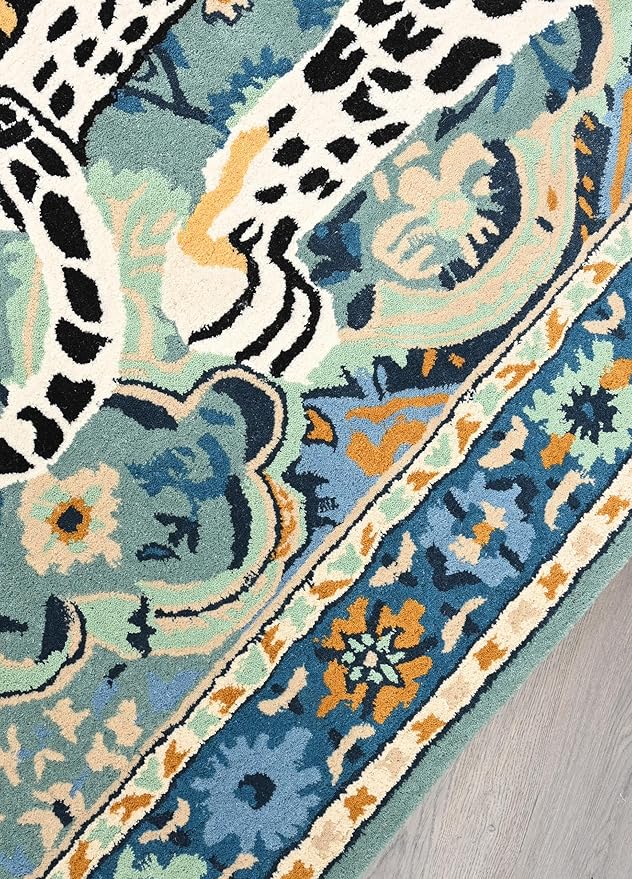 Persian design pattern tafted rug