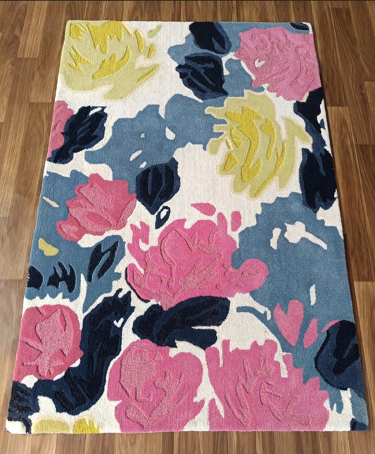 Modern design pattern tafted rug